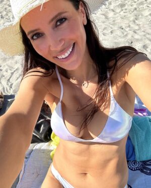 Davina Portratz Instagram - Ibiza drop 🇪🇸❤️🏝️ Which pic is your fave?