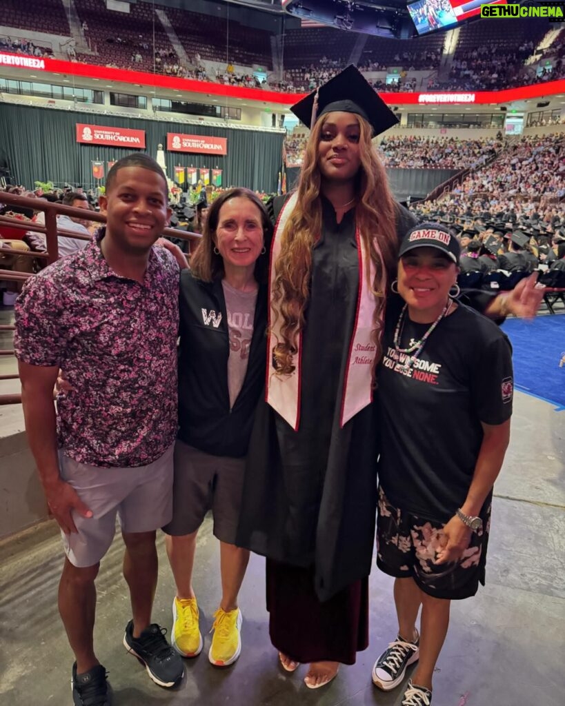 Dawn Staley Instagram - Meet the GRADUATE @GamecockWBB @sakimawalker is one in the number! A little known fact…..Sakima LOVE Walker. She crossed the stage and I found out her middle name is LOVE. #love #champ