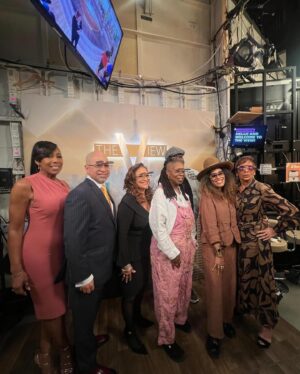 Dawnn Lewis Instagram - Sooo excited that the ADW Cast is on @TheViewABC tomorrow 4/17! @WhoopiGoldberg and I have been friends for years, but it’s my first time doing the show. We were also joined by @TheRealDebbieAllen! 
Please check us out. Let’s all have a great time!!!

I got to chat with my dear friend Wayne Brady (@MrBradyBaby)! So excited for him and the cast of @TheWizBway! As it returns to Broadway! 

Thanks so much to my amazing cousin Lisa Jones (@jonesforbeauty) for doing my makeup and Tom Ngwenya for my fab ponytail hairdo!! 

Makeup: Lisa Jones
Hair: Tom Ngwenya

@adwtourexp 
@iamjasmineguy 
@iamcreesummer 
@darrylmbell 
@kadeemhardison 
@joyvbehar 
@sarahaines 
@ananavarofl
Alyssa Farah
Sunny Hostin

#EnjoyTheView #TheView #ABCNetwork #WhoopiGoldberg #ADWTour #ADifferentWorldTour #ADifferentWorld #SupportHBCUs #HBCUTour #HBCU #HBCUsMatter #DawnnLewis #ADWReunion