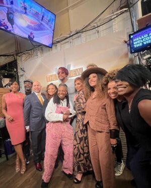 Dawnn Lewis Instagram - Sooo excited that the ADW Cast is on @TheViewABC tomorrow 4/17! @WhoopiGoldberg and I have been friends for years, but it’s my first time doing the show. We were also joined by @TheRealDebbieAllen! 
Please check us out. Let’s all have a great time!!!

I got to chat with my dear friend Wayne Brady (@MrBradyBaby)! So excited for him and the cast of @TheWizBway! As it returns to Broadway! 

Thanks so much to my amazing cousin Lisa Jones (@jonesforbeauty) for doing my makeup and Tom Ngwenya for my fab ponytail hairdo!! 

Makeup: Lisa Jones
Hair: Tom Ngwenya

@adwtourexp 
@iamjasmineguy 
@iamcreesummer 
@darrylmbell 
@kadeemhardison 
@joyvbehar 
@sarahaines 
@ananavarofl
Alyssa Farah
Sunny Hostin

#EnjoyTheView #TheView #ABCNetwork #WhoopiGoldberg #ADWTour #ADifferentWorldTour #ADifferentWorld #SupportHBCUs #HBCUTour #HBCU #HBCUsMatter #DawnnLewis #ADWReunion