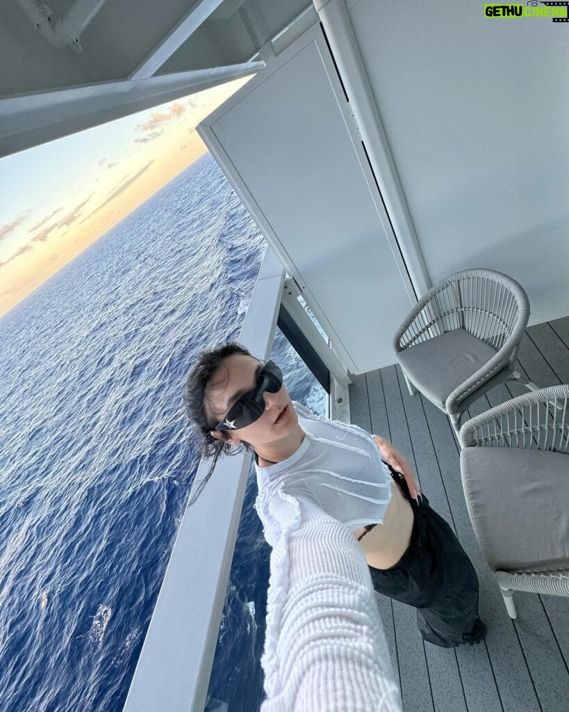 Daya Instagram - February at sea 🌊🌊🌊🇵🇷💞🐠🍹🌴