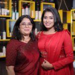 Dayyana Hameed Instagram - With lord almighty’s blessings , immensely happy to have inaugurated the brand new salon by @lush_cosmetique_ at kottarakkara. 📸 @aneeshvideokkaran 👗 @anina.boutique