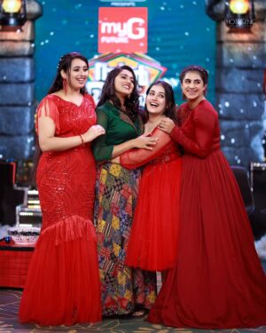 Dayyana Hameed Instagram - Self made, Strong and Loving ❤️❤️❤️❤️.
 I call my ladies diamonds of the first water.
Bonds so special and endearing.
Love you all.
Keep conquering the hearts of millions.
 @aiswaryarajeev_official
@anumol_rs_karthu_ 
@jaseela_parveen
❤️

📷 @jinishphotogenic

 outfit by @polkadotsbysandypillai