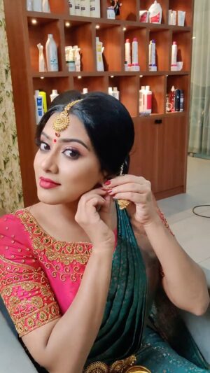 Dayyana Hameed Instagram - It has been a looooong dayy... still i love it in  here at @bobdjohnmms ...
@bobandas7 
@christybabitha ...
Thank you guys ❤️...