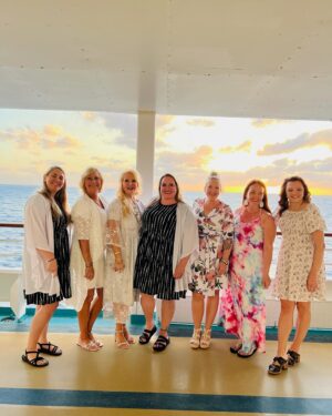 DeAnne Stidham Instagram - 11 AMAZING years!! As we celebrate 11 years of LulaRoe today, I can’t help but look back on all the accomplishments we have made! Not only as an individual or company but as a COMMUNITY!!😭 I am SOO GRATEFUL for the many friendships, relationships, and MEMORIES we have made since the beginning of LulaRoe!
It doesn’t stop here though! So here’s to many many more Birthdays with LulaRoe!!🥳🎉👏🏻🎊🎁🙌🏻💕🤍