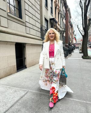 DeAnne Stidham Instagram - I love being able to wear some of my custom designs from my travels. I designed this skirt when I found this fabric in Vietnam, and it turned out just as I envisioned it! I love that I now get to wear it to New York Fashion Week 💗

#lularoe #nyfw2024ss #newyorkfashionweek #fashion