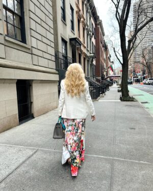 DeAnne Stidham Instagram - I love being able to wear some of my custom designs from my travels. I designed this skirt when I found this fabric in Vietnam, and it turned out just as I envisioned it! I love that I now get to wear it to New York Fashion Week 💗

#lularoe #nyfw2024ss #newyorkfashionweek #fashion