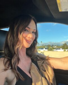 Actress Debbe Dunning HD Instagram Photos and Wallpapers April 2024