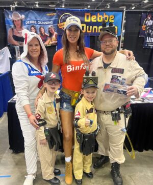 Debbe Dunning Instagram - What an incredible weekend I met some of my old friends & made some incredible new ones  #lovemylife❤️ #blessed