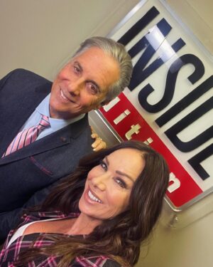 Debbe Dunning Instagram - What a fun time at @insideedition today meeting all the amazing people that make it happen behind the scenes 🎥 

Check out my interview with them TOMORROW on their network and on their platforms everywhere ❤️ 

#tooltimegirl #tooltime #1996 #insideedition #90s #homeimprovement