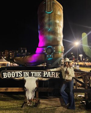 Debbe Dunning Instagram - Such a Beautiful Venue put together by @bootsinthepark @activatad 👢thanks @sayheyjk for the tickets!! You’re one of my besties!! Thanks for thinking of me !! We all had such a blast