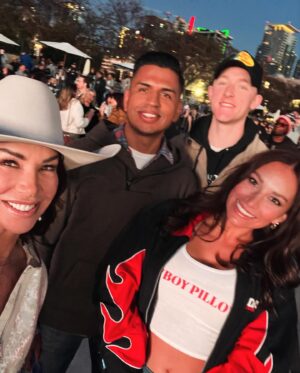Debbe Dunning Instagram - Such a Beautiful Venue put together by @bootsinthepark @activatad 👢thanks @sayheyjk for the tickets!! You’re one of my besties!! Thanks for thinking of me !! We all had such a blast