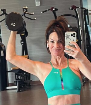 Debbe Dunning Instagram - Take care of it & it will take care of you #body #workout #noexcuses #onelife @nike #justdoit @fourseasons @womenempowermentcorner