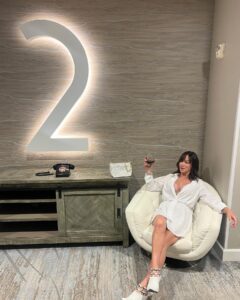 Actress Debbe Dunning HD Instagram Photos and Wallpapers June 2024