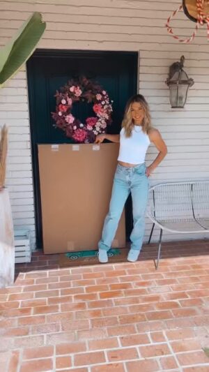 Debbie Matenopoulos Instagram - I got home to a HUGE package at my front door today and was so excited!!! My good friend and former producer at Home and Family Michaelan Mena @artbymichaelanmena ( go give her some love with a follow) sent me the most gorgeous one of a kind custom piece of art.  As a side hustle Michaelan has been creating textured abstract art….but truthfully she’s too good for this to be a side hustle.  I am so blown away and impressed by her talent and so honored that she created this gorgeous piece of art specifically for me.  When I love something I want to share it with the whole world so everyone else can appreciate it too. She is available for commissioned pieces or you can order one from her collection at artbymichaelanmena.com. So proud of you Michaelan!! Hopefully you’ll still have time to be my producer 😜🥰