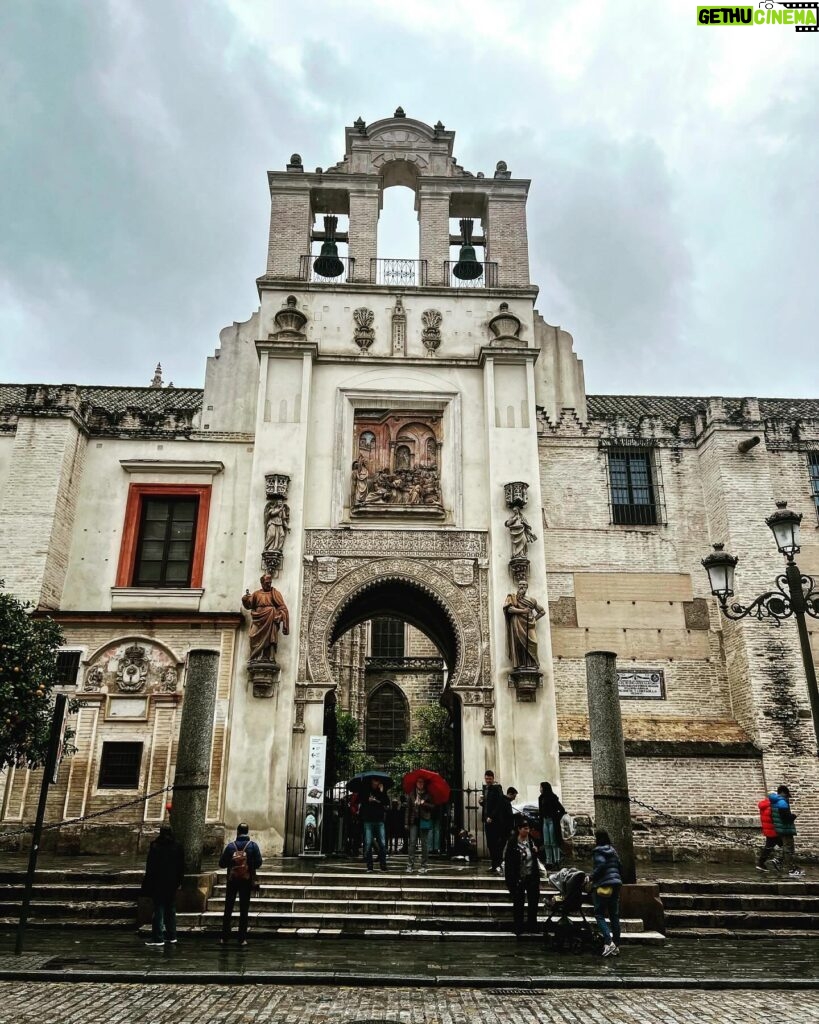 Debi Mazar Instagram - Feliz Día de Andalucia!! One of my favorite places ❤️ 1st & Last 📸 @ruvenafanador 🍋 🍊 🍷 🐂💃🏻🕺🏻 🇪🇸