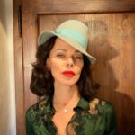 Debi Mazar Instagram – Self taped an audition today..
For us actors , it’s a really odd process… fingers crossed 🙏🏻
Back in sweats,tending to the fireplace on a cold,rainy Tuscany day..❤️