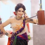 Debjani Deghuria Instagram – Haan Ji Bolo ☎️ ! 
Main App se Naraj Hu 🤹‍♀️ ! 📻 
🎷

Retro vibes ✨️ 🌷🧿📻 🎺🎺🎺 …