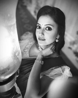 Debjani Modak Instagram - Look up at the stars and not down at your feet. Try to make sense of what you see, and wonder about what makes the universe exist. - Stephen Hawking✨
