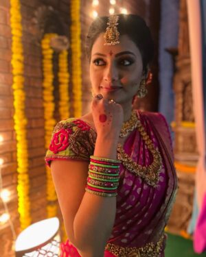 Debjani Modak Instagram - ✨✨

Jewellery- @jewelerybysusmitha 
Bangles- @durga5497