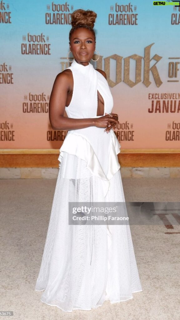 Deborah Joy Winans Instagram - @bookofclarence premiere💜 Congratulations @jeymes and the stellar cast🙌🏿🙌🏿🙌🏿 Hits movies Jan 12th🥳🥳 Huge thanks to my team @jameswardiii as well as my lovely @charlienchargie for this @harbison.studio gown🤗🤗🤗🤗 @missdrini on the face doing her thing per usual!!! #feltdreamy