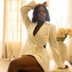 Deborah Joy Winans Instagram - Ya’ll made a girl feel so good I had to double back on this look!!😜😜😜 Happy Monday!!!! Make this week GREAT💜