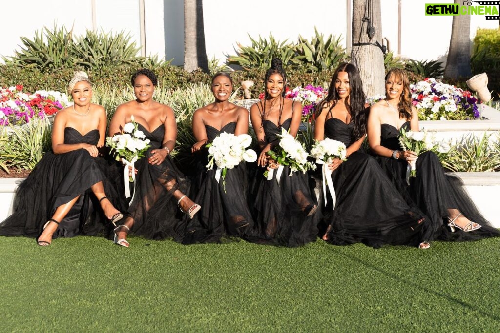 Deborah Joy Winans Instagram - Ohhhhhhh my dearest @kelleylcarter It was an honor to stand beside you on your most sacred day. You have truly been blessed with a village who loves you and Moreno🫶🏿You both hit the jackpot in finding this amazing love with each other🙌🏿🙌🏿 Cheers to forever my Beautiful friend and Gorgeous Bride💜