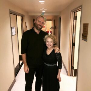 Debra Jo Rupp Instagram - Celebrating “George’s” Birthday with the tiny hats. @mokedding @geffenplayhouse @funstetter