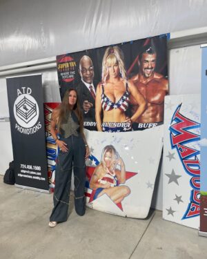 Debrah Miceli Instagram - I’m here in Canfield #Ohio and I didn’t come alone!

Get out to the Fairgrounds today to see @marcusbuffbagwell, @teddylongwrestling, and yours truly!

#WWE #WWERaw #WWEDraft