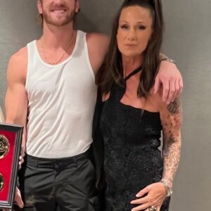 Debrah Miceli Instagram - Love him or hate him, you CAN’T deny @loganpaul!

The @wwe US Champion stepped into the ring with a couple veterans at #WrestleMania and more than held his own.

#WWE #WWEHOF
