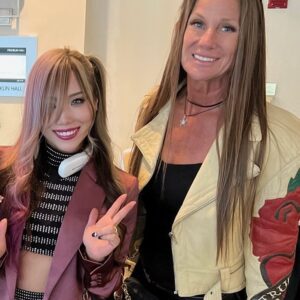 Debrah Miceli Instagram - From @wwr_stardom to @wwe, @official_kairi has built a legacy and established herself as one of the best in the world at what she does!

The best is yet to come and women’s wrestling is in good hands!

#WWE #WrestleMania #WWEHOF