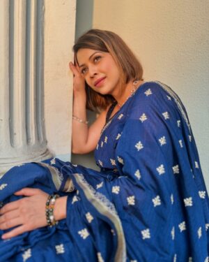 Deepali Pansare Instagram - Basking in the golden glow✨