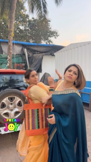 Deepali Pansare Instagram - Rohini vs Sangeeta 😂

#deepalipansare  #kishoriambiye #lakshmichyapavlani  #starpravah #funny  #humour #laughteristhebestmedicine