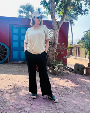 Deepali Pansare Instagram - Stay cool and stay fabulous!
🧢 @marathitshirts 

#deepalipansare #marathitshirts #style  #fashion #summervibes
