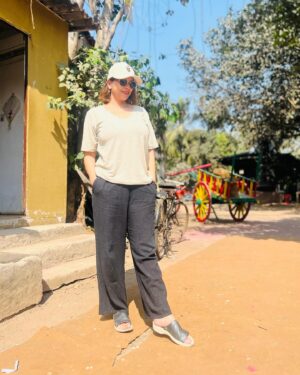 Deepali Pansare Instagram - Stay cool and stay fabulous!
🧢 @marathitshirts 

#deepalipansare #marathitshirts #style  #fashion #summervibes
