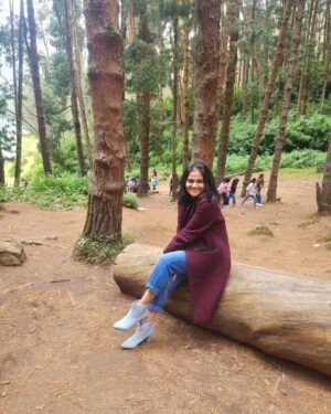 Deepika Tripathy Instagram - #pine forest#ooty# nature#with husband#feeling awesome 👌#❤️❤️ #🧿