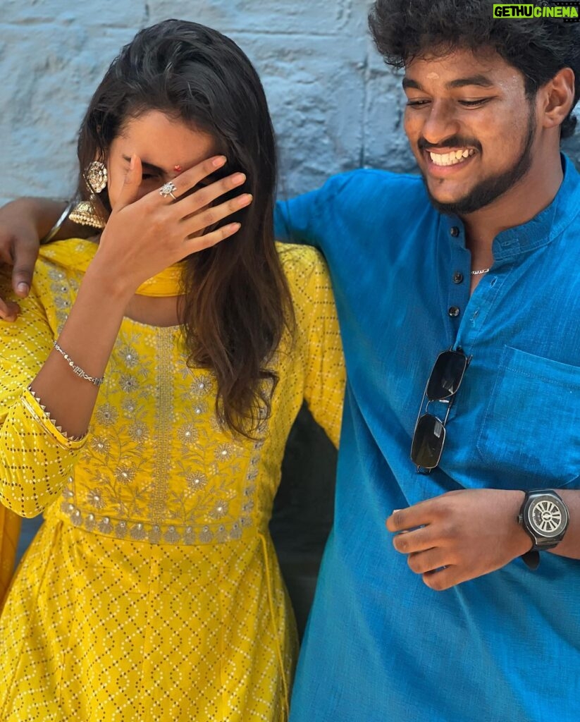 Deepika Damu Instagram - Hard times will always reveal true friends>> Mera Natpu forever and ever ♾️💯 @gokul_cdc_ @deepuuofficial #kanaakaanumkaalangal #vijaytelevision #disneyplushotstartamil #deepikainkanaakaanumkaalangal #deepuuinkanaaasharitha #deepuuharitha #deepuuharithakanaa #harithatomboy #deepuutomboy #deepuuharithatomboy #deepuureels #deepuuofficial #reels #deepuuinsaree #ᴛʀᴇɴᴅɪɴɢʀᴇᴇʟs #gokulcdc #natpuforever #natpu #friendshipgoals