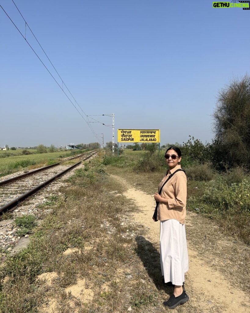 Deepti Naval Instagram - Spent a day walking around Jalalabad, my ancestral village in Punjab . . . It’s called Jalalabad railway station, but there is nothing here, not even a platform. I find that most charming. Platform thhaa hi nahin, train bas aise hi ruk jaati hai . . . It stops by for a bit, you get on, and it takes you to Beas in about seven minutes, and then further on to Taran Taaran. Isn’t that sweet? This is how I want to live . . . 🥰 #jalalabad