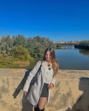 Defne Erşen Instagram - Hayaller ulkesi gibi 🌟🇪🇸