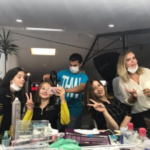 Defne Erşen Instagram - Birilerinin çekildiğinden haberi yok @tokdemirsera ❤️🔥❣️