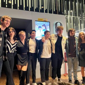 Defne Erşen Instagram - Mahalleden arkadaslar galasi 🫶🏻