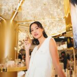 Della Dartyan Instagram - Indulging in the enchanting allure of the holidays with the timeless elegance of Dior . where beauty meets celebration in every exquisite detail ✨ Dior Beauty Holiday Podium 2023 The Atelier Of Dreams is available from 25 Nov - 17 Dec at La Moda, Plaza Indonesia. The holiday collection is also available online: https://www.dior.com/en_id/beauty/ @diorbeautylovers #DreamInDior #DiorHoliday