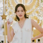 Della Dartyan Instagram - Indulging in the enchanting allure of the holidays with the timeless elegance of Dior . where beauty meets celebration in every exquisite detail ✨ Dior Beauty Holiday Podium 2023 The Atelier Of Dreams is available from 25 Nov - 17 Dec at La Moda, Plaza Indonesia. The holiday collection is also available online: https://www.dior.com/en_id/beauty/ @diorbeautylovers #DreamInDior #DiorHoliday