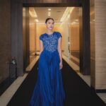 Della Dartyan Instagram - Tahun ketiga menjadi pembaca nominasi di @imaawards. Tahun ini senang sekali bisa membacakan nominasi untuk kategori : Peran Utama Pria Terbaik 2023 bareng @clarabernadeth ✨ MUA @ms_lifa Hairdo @ade_ragil_hairdo Gown @anazofficial 📸 @narawangsadheo @ade_ragil_hairdo
