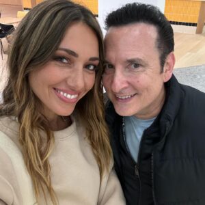 Delphine Wespiser Instagram - Comment ne pas te louer !!?? 🙏🏻 MERCI POUR CETTE AVENTURE EN SOI ET AVEC VOUS 🤍 
Merci à Maryel notre superbe productrice et à tous ceux qui ont œuvré pour créer et imaginer cette émission qui fait du bien 🤩 Je vous aime ♥️ @claramofficiel @simoncastaldi @jmgenereux @paul_el_kharrat @fabienne_carat