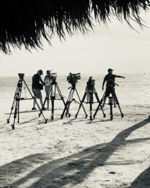 Delphine Wespiser Instagram - 🌶️ De la tentation , de l’amour et de l’amitié sur ce tournage fou de 🔥 L’île de la tentation 
MERCI et à ce soir 21h05 puis 22h50 pour 
L’île de la tentation - Les couples font le bilan 🙏🏻♥️