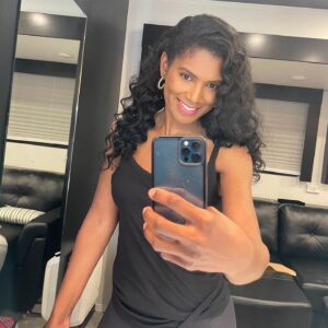 Denise Boutte Instagram - Waiting 4 Action 🎥

XoXo - DB’
Hair : @tre.baines 
Makeup: @themakeupdivads
@tycorfilms