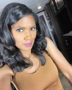 Denise Boutte Instagram - Who? Me? Just back in my Happy Place… this time in Gorgeous Vancouver, Canada 🍁 Stay Tuned 🎥 XoXo - DB’ #Weeziana #WeezianaGirl #Canada #canada #Vancouver 🇨🇦 Thank You Glam Squad @makeupbykweli @chrisgees for making me feel like a Million 😘