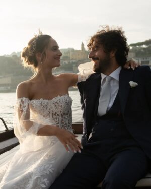 Denise Capezza Instagram - È stato il giorno più folle della nostra vita! Ti amo amore mio 🤍
.
Grazie a @lebaobabsposa per quest'abito da sogno!!
@virum_napoli abito sposo
.
.
scatti di  @studiofotograficocaserta