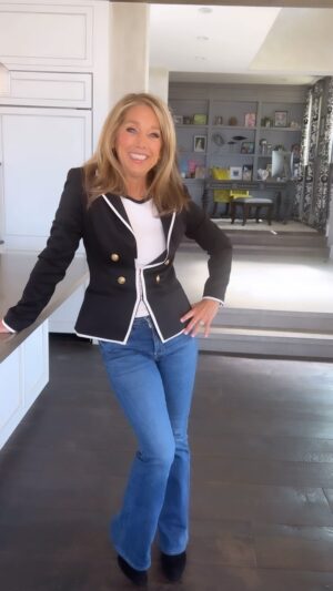 Denise Austin Instagram - 3 moves that you can do right in the kitchen!! Your muscles don’t know if you’re in a fancy gym or in your kitchen, so get some movement in whenever you can!

✨ Push Ups - the easiest way to do a push-up is on the counter! These will work your arms and chest.
✨ Leg Swings - these firm up your inner & outer thighs!
✨ Squat - this workouts your whole lower body, but especially thighs and booty! Hold on to the counter for stability.

Check my stories for some more #MondayMotivation… it’s Day 3 of my 2-Week Walking Challenge, and you can still join!!
